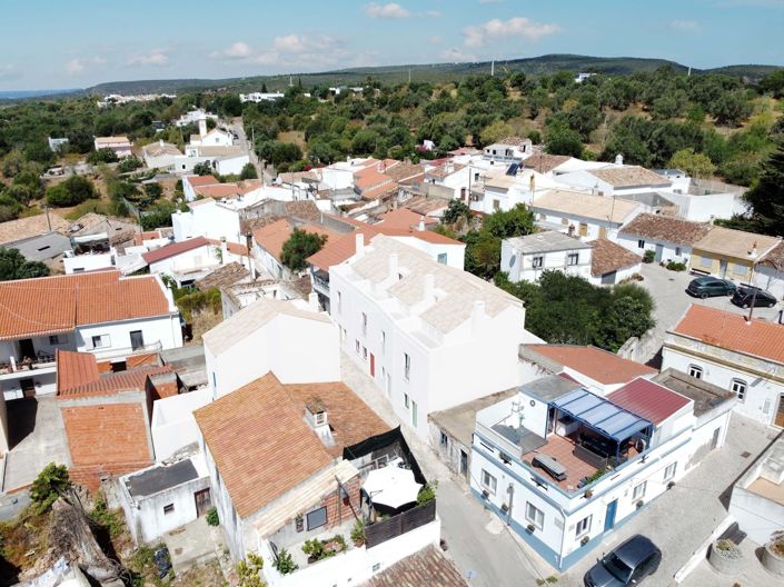 Image No.1-9 Bed Property for sale