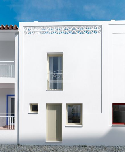 Image No.12-9 Bed Property for sale