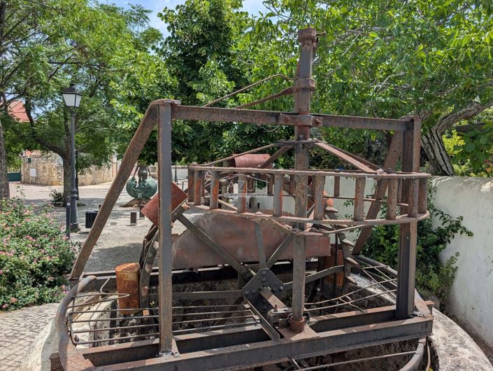 Image No.19-9 Bed Property for sale