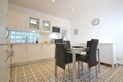 2425-352868-1254606e3c95c5e5ce938638595c7f664