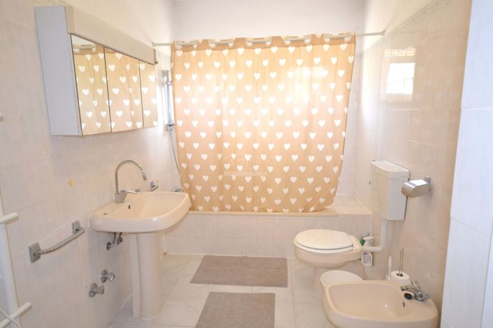 Image No.27-4 Bed Villa for sale