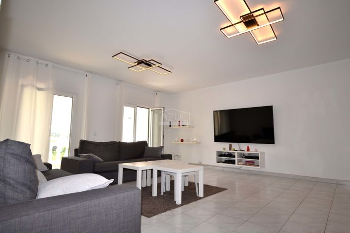 Image No.7-4 Bed Villa for sale