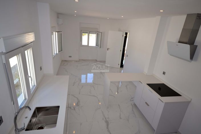 Image No.10-3 Bed Villa for sale