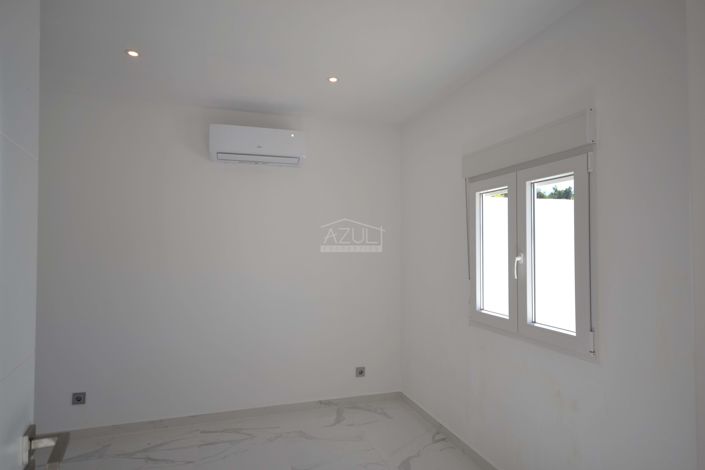 Image No.12-3 Bed Villa for sale