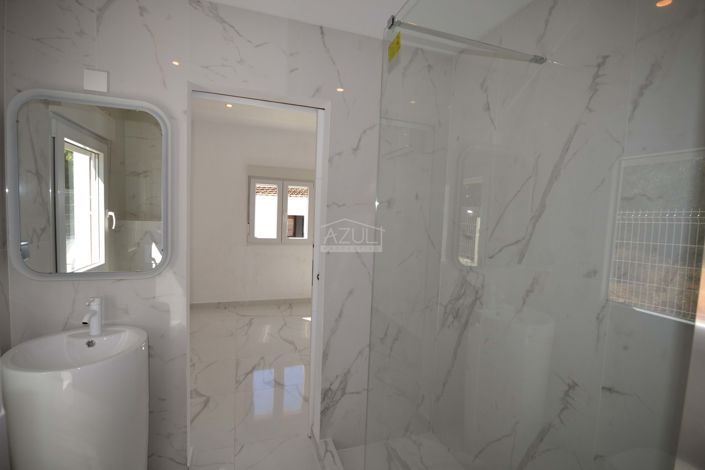 Image No.18-3 Bed Villa for sale