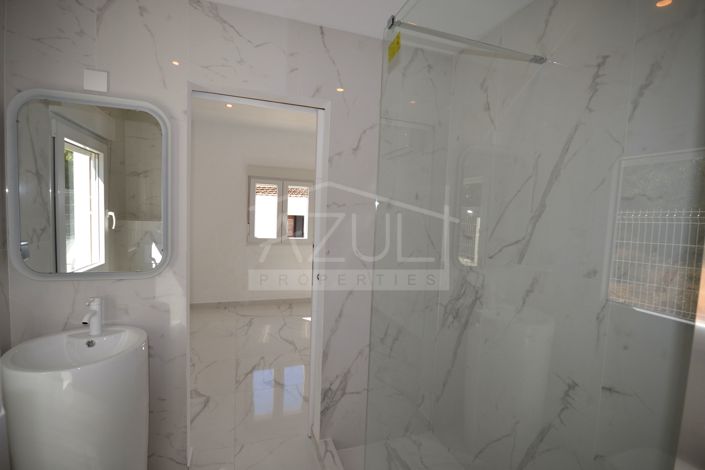 Image No.18-3 Bed Villa for sale