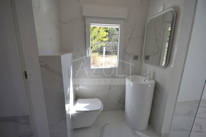 Image No.20-3 Bed Villa for sale