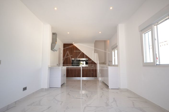 Image No.5-3 Bed Villa for sale