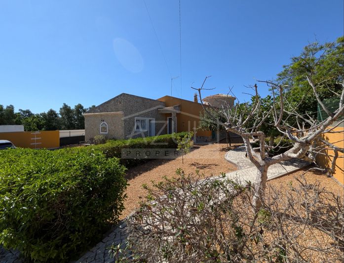 Image No.2-Villa de 4 chambres à vendre à Loule