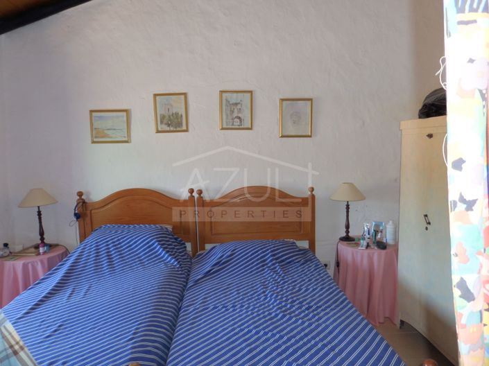 Image No.12-2 Bed Townhouse for sale