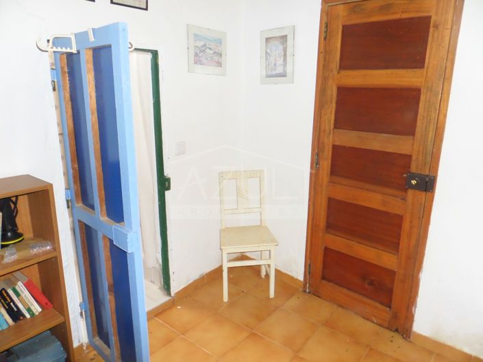 Image No.13-2 Bed Townhouse for sale