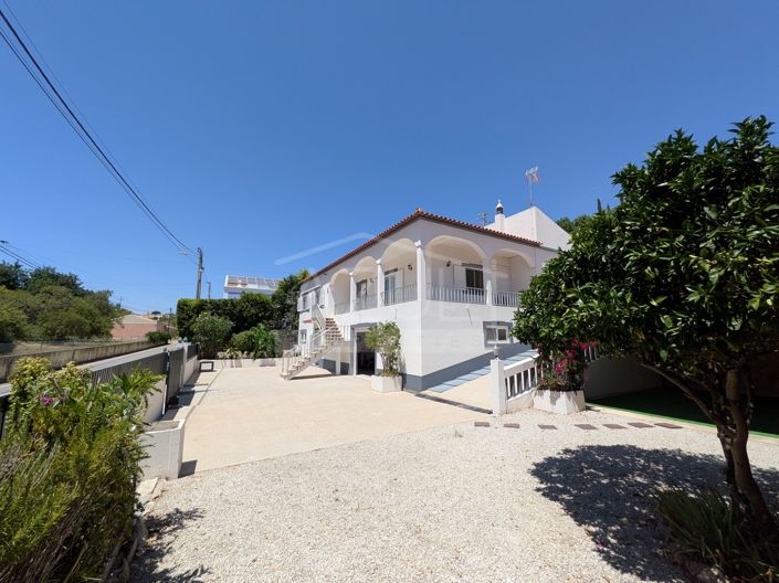 Image No.2-4 Bed Villa for sale