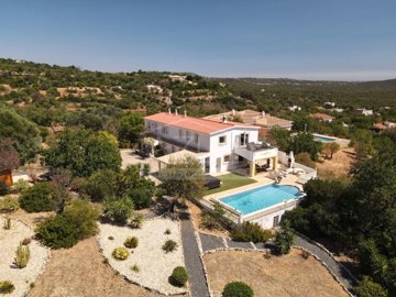 2425-382568-3f50b7e2732348c85afc9808d6ea52bbe