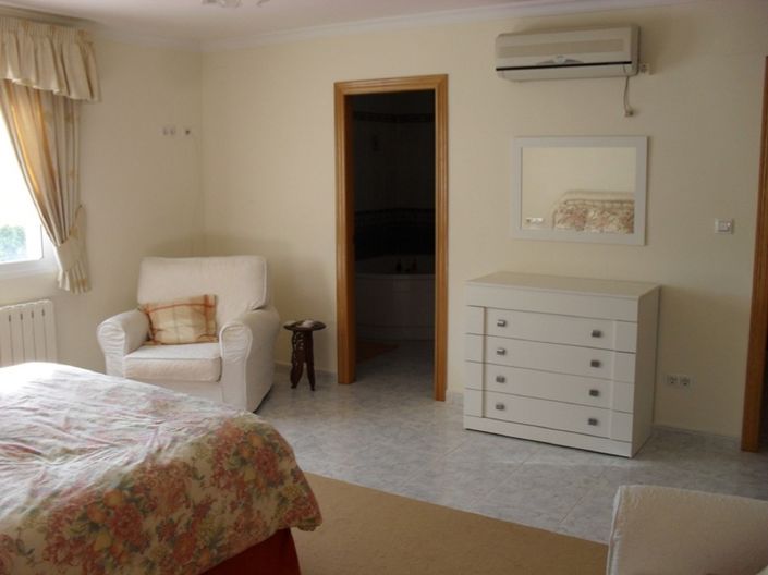 Image No.12-3 Bed Villa for sale