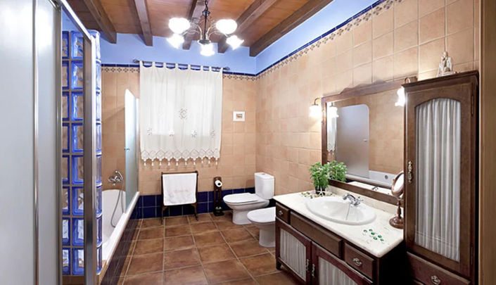 Image No.11-10 Bed Property for sale