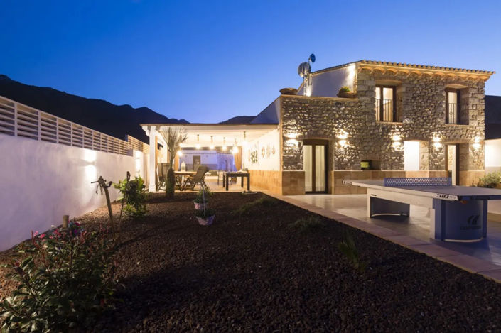 Image No.15-10 Bed Property for sale