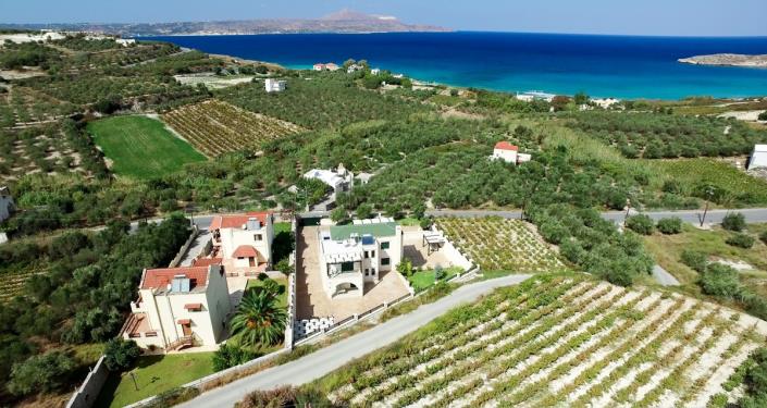 Image No.4-Villa de 4 chambres à vendre à Almyrida