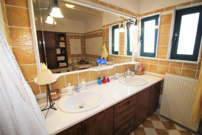 Image No.22-4 Bed Villa for sale