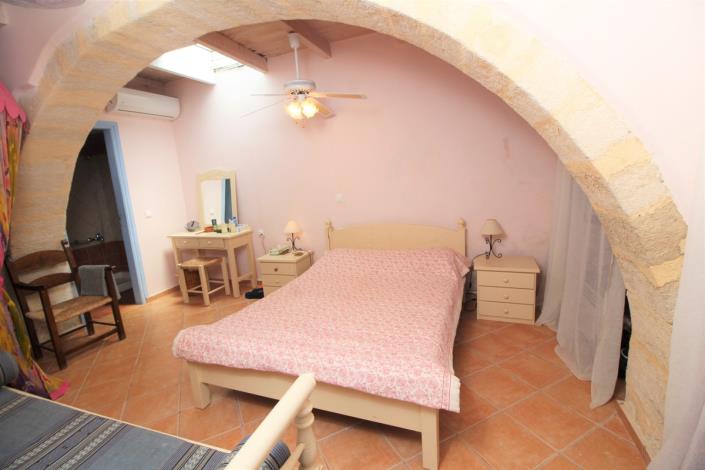 Image No.12-2 Bed House for sale