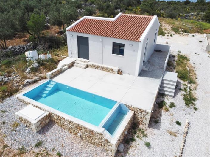 Image No.1-2 Bed Villa / Detached for sale