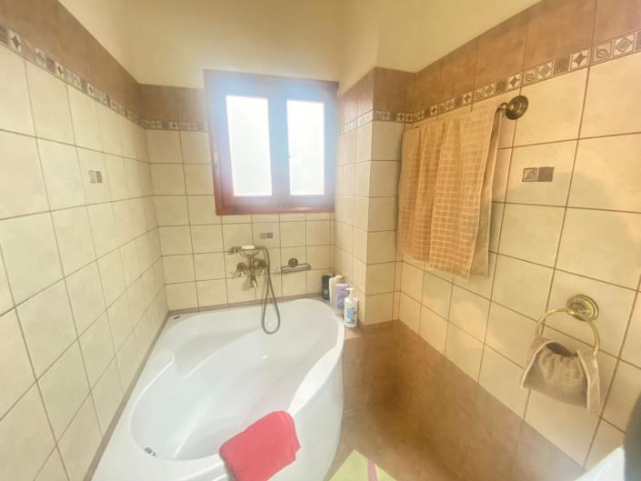 Image No.41-4 Bed House for sale