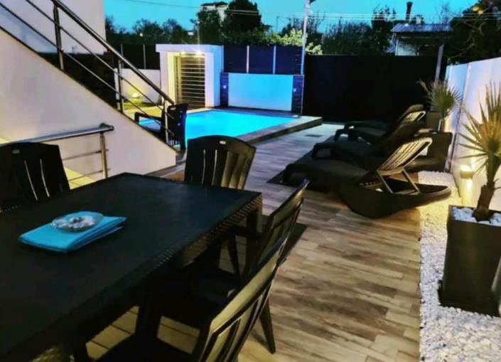 Image No.15-4 Bed Villa / Detached for sale