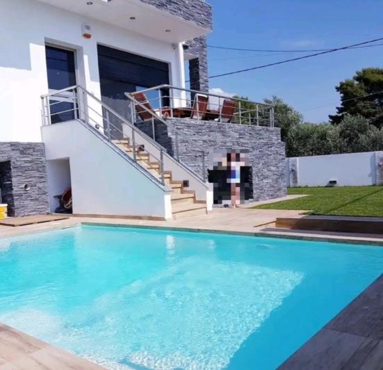 Image No.20-4 Bed Villa / Detached for sale