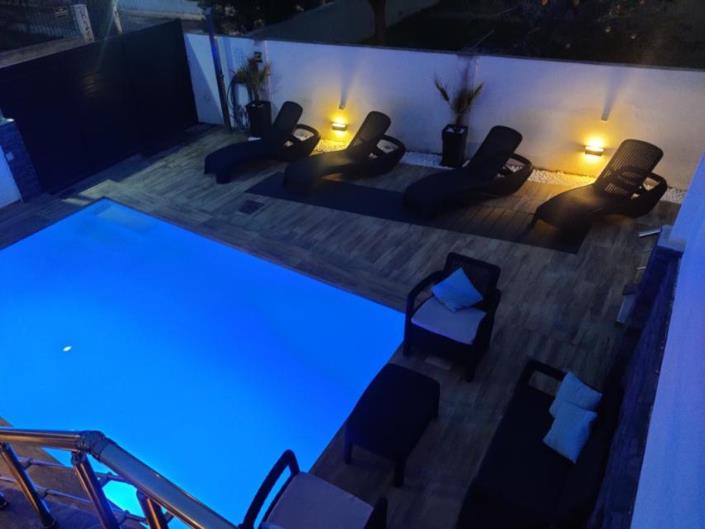 Image No.28-4 Bed Villa / Detached for sale