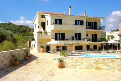 GREECE-CRETEpropertyforsalefacilities-blazis-house-swimming-pool-1024x686