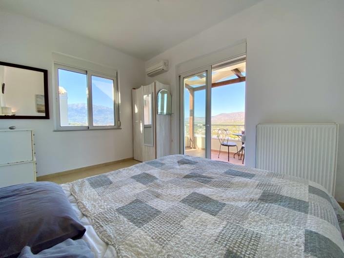 Image No.8-2 Bed House for sale