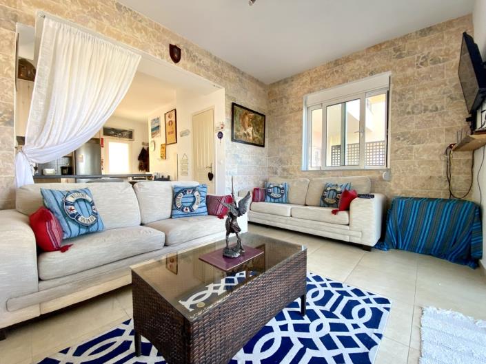 Image No.4-2 Bed House for sale