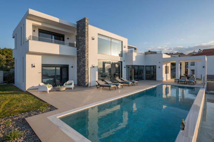 Image No.3-3 Bed Villa for sale