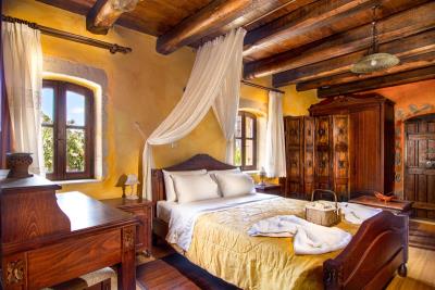 GREECE-HOTEL-FOR-SALE-IN-APOKORONAS3201-medium