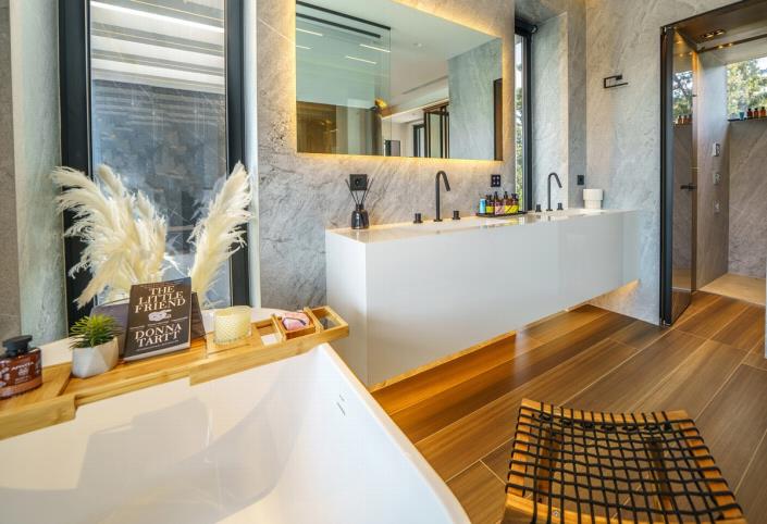 Image No.48-5 Bed Villa for sale