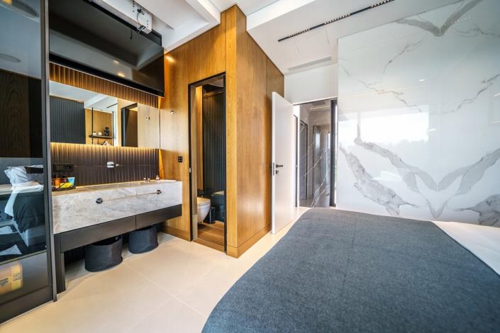 Image No.52-5 Bed Villa for sale