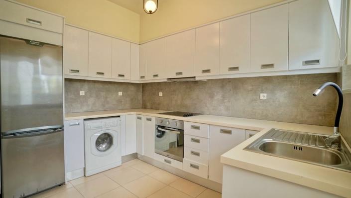 Image No.6-2 Bed House for sale