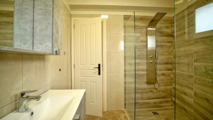 Image No.11-2 Bed House for sale