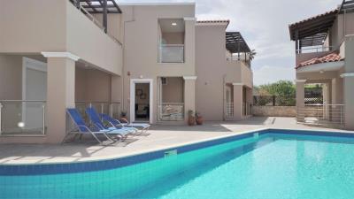 Houses-for-sale-in-Pyrgos-Psilonerou-14