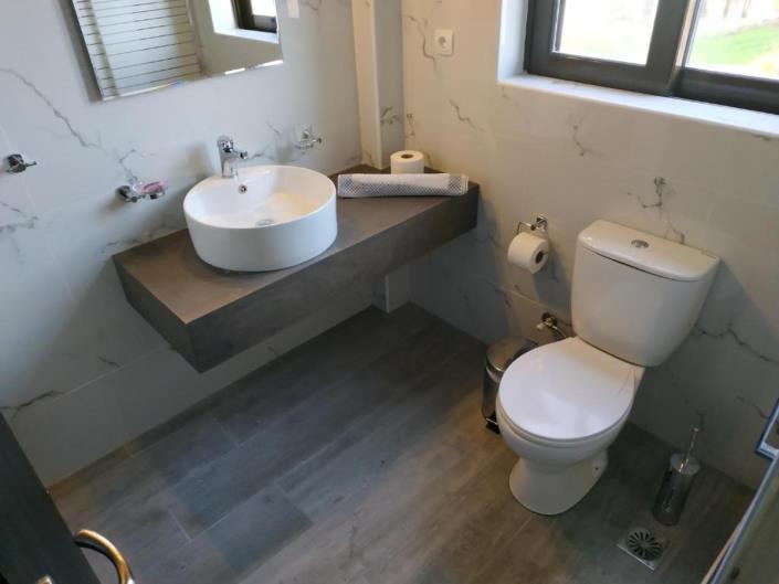 Image No.32-10 Bed Hotel for sale