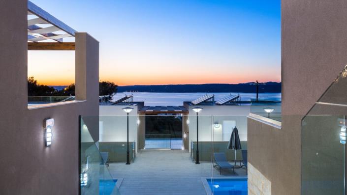 Image No.2-30 Bed House for sale