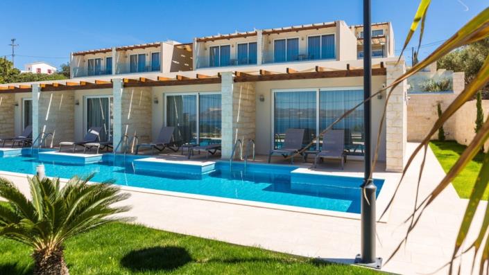 Image No.6-30 Bed House for sale