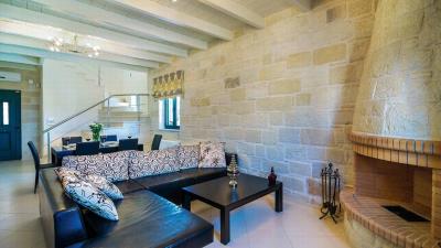 Luxury-Villa-for-sale-in-Almyrida-10