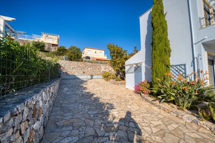 Image No.21-3 Bed House for sale