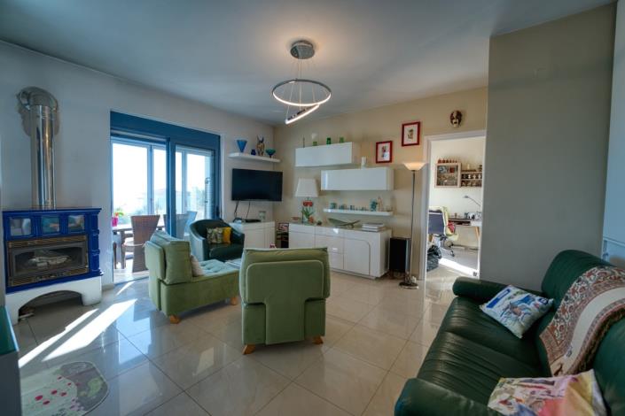 Image No.32-3 Bed House for sale