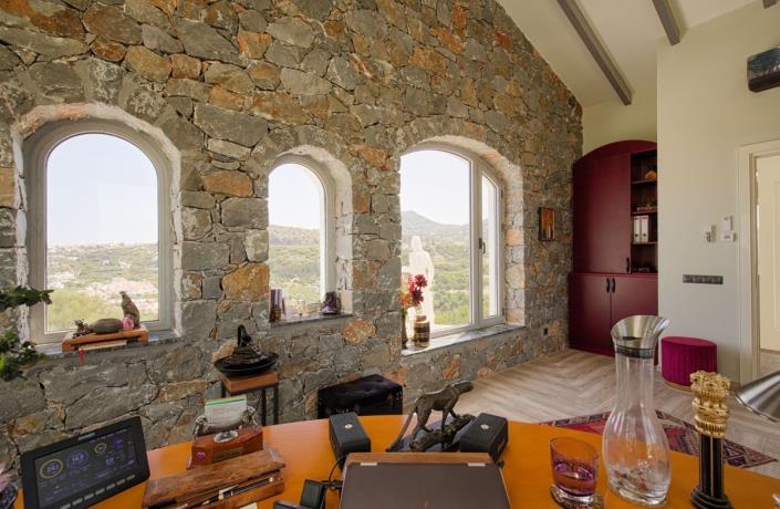 Image No.10-5 Bed Villa for sale