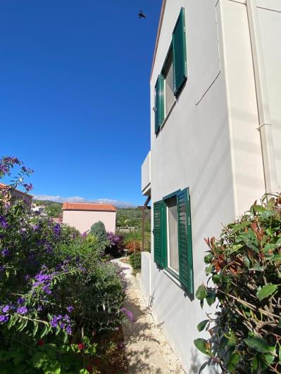 Image No.42-2 Bed House for sale