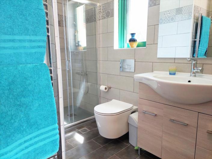 Image No.46-Villa / Détaché de 4 chambres à vendre à Kambia