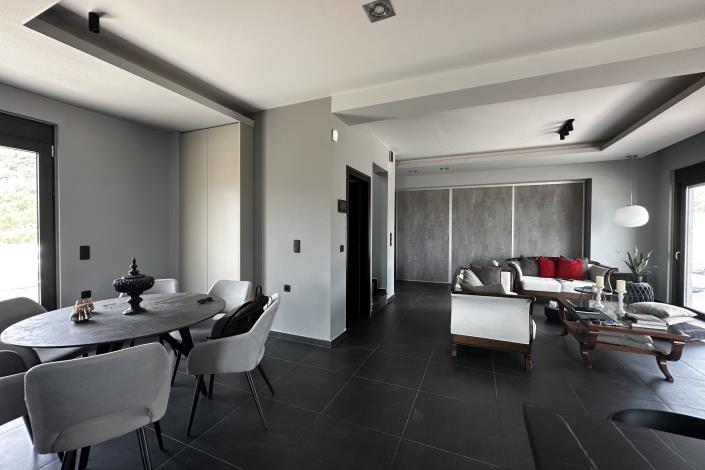 Image No.10-3 Bed Villa for sale