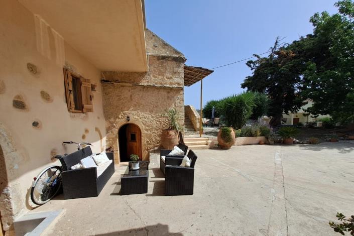 Image No.2-4 Bed Village House for sale