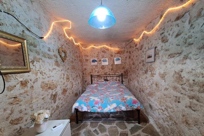 Image No.24-4 Bed Village House for sale